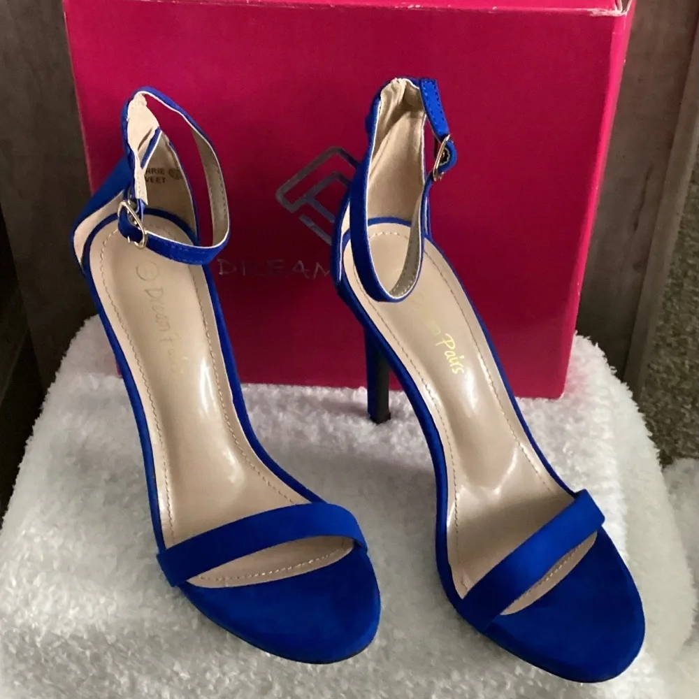Heels - Picture 1 of 1